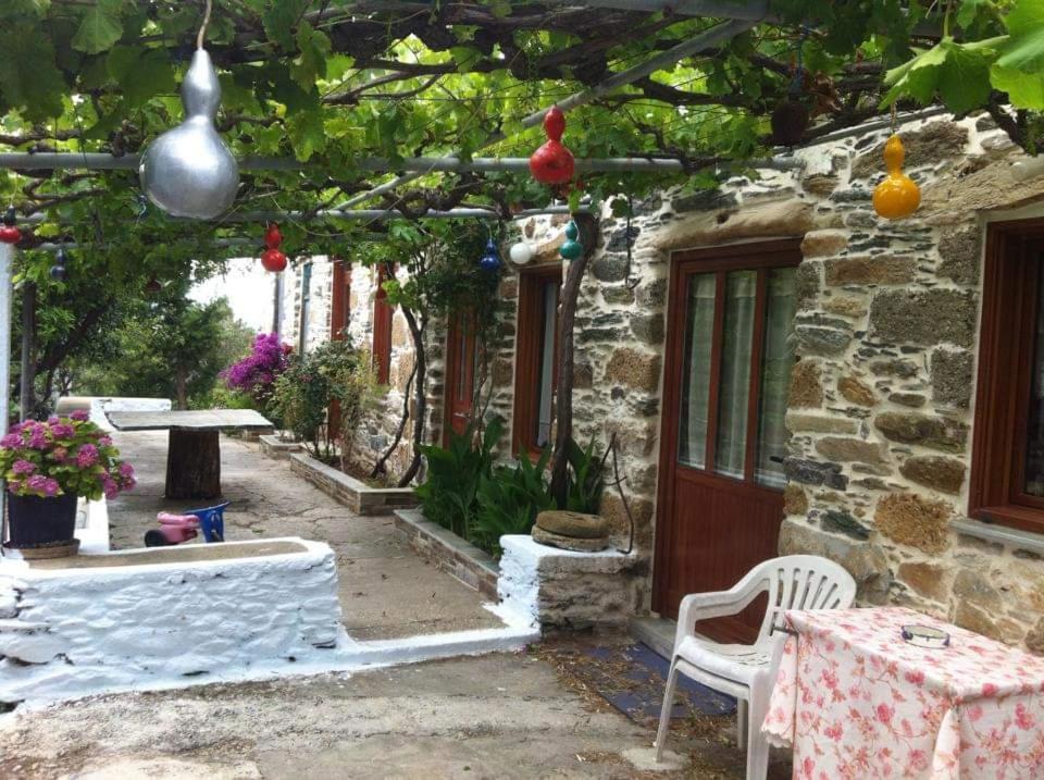 Πέτροκτιστο Σπίτι. Stone House Caristo Exterior foto